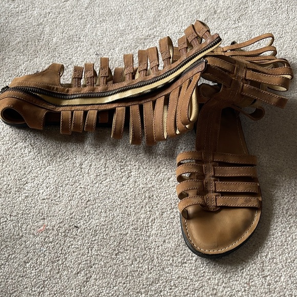 Tall gladiator sandals - Picture 2 of 2